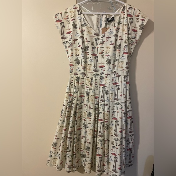 New with tags, Dangerfield, revival vintage style mushroom dress. - Picture 3 of 5